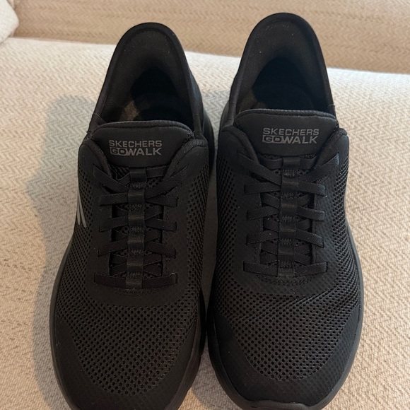 Skechers Go Walk Black Athletic Shoes - Picture 2 of 11